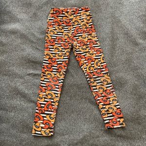 ✨3 for $12✨ Lularoe Halloween Witch Hat and Striped Leggings